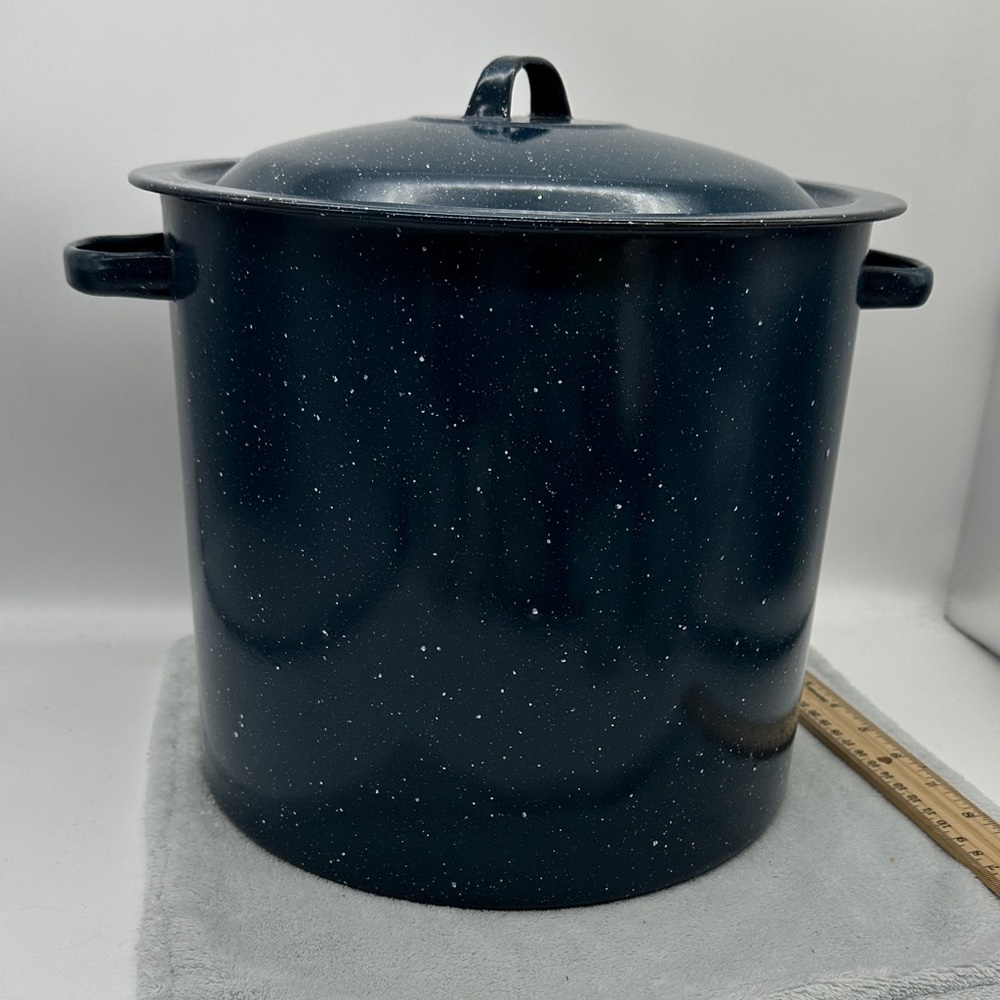 Vintage Blue & White Speckled Enamelware 10Qt. Capacity Stockpot/Water Canner